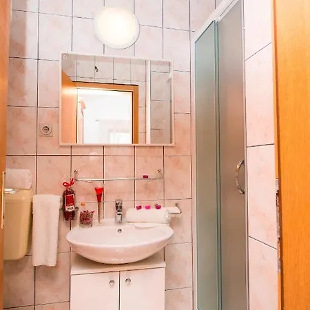 Antonio アパート *